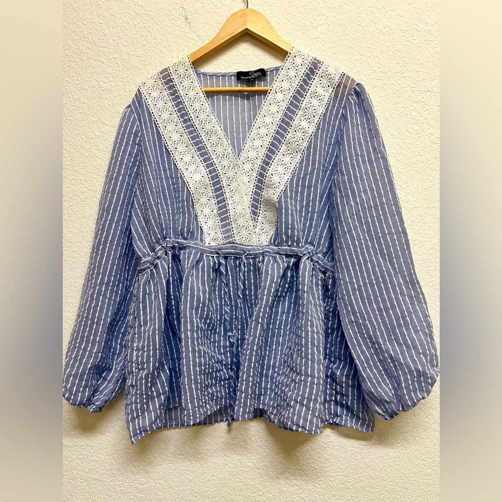*Blue Striped Faux Wrap V Neck Lace Trim Women's Top Babydoll